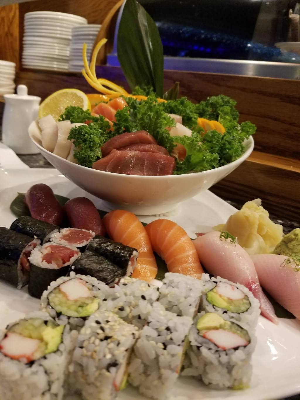 Maguro Sushi & Steak House | restaurant | 895 Wiggins Pass Rd, Naples, FL 34110, USA | 2395910003 OR +1 239-591-0003
