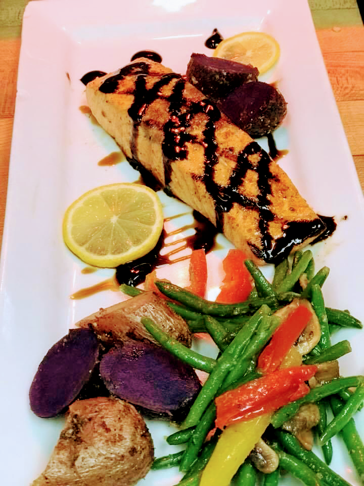 Blue Moon Lounge | restaurant | 7201 Little River Turnpike, Annandale, VA 22003, USA | 5713781011 OR +1 571-378-1011