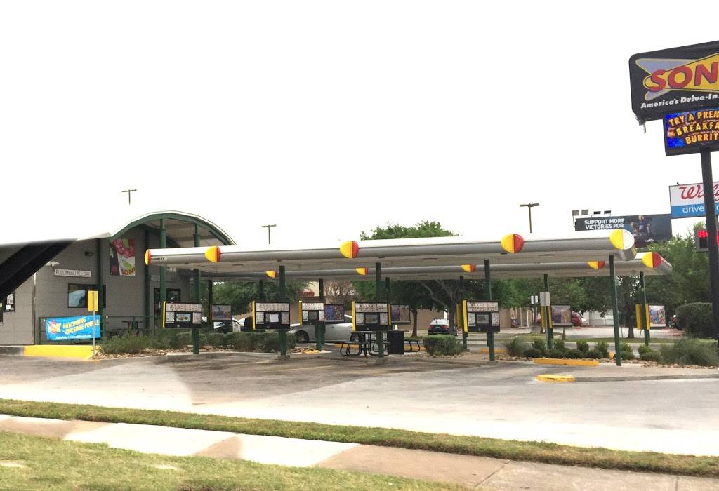 Sonic Drive-In | restaurant | 9325 N Lamar Blvd, Austin, TX 78758, USA | 5128373476 OR +1 512-837-3476