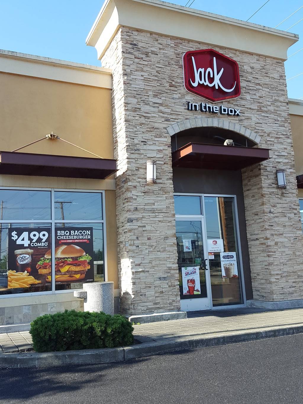 Jack in the Box | restaurant | 827 Valley Ave E, Sumner, WA 98390, USA | 2538631698 OR +1 253-863-1698