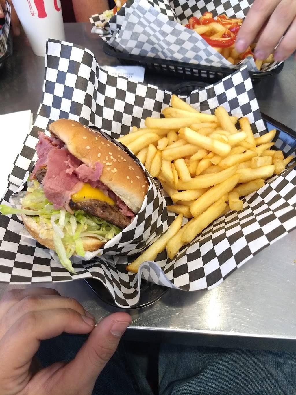 Super Chili Burgers | restaurant | 6090 Riverside Dr, Chino, CA 91710, USA | 9096281714 OR +1 909-628-1714