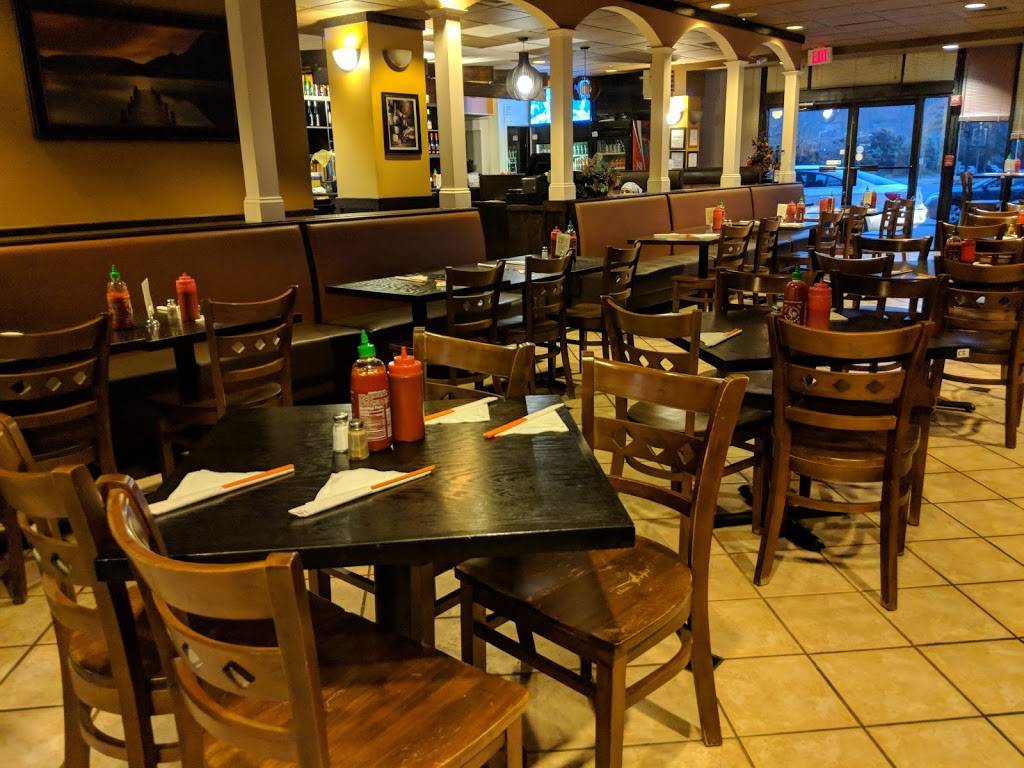 Pho Deluxe | restaurant | 1577 Spring Hill Rd, Vienna, VA 22182, USA | 7039929375 OR +1 703-992-9375