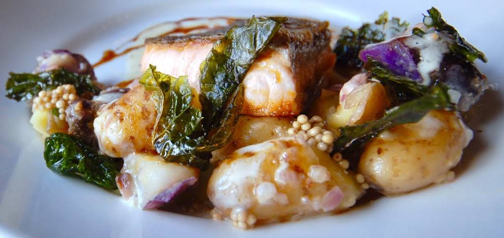 Flannel Restaurant | restaurant | 4000 Mountain Rd, Stowe, VT 05672, USA | 8022536445 OR +1 802-253-6445