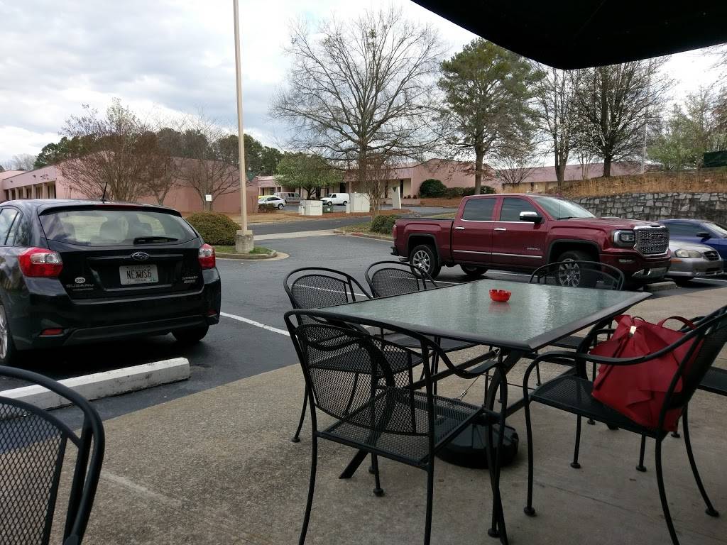 Gillys Sports Bar | restaurant | 4343 Dunwoody Park, Atlanta, GA 30338, USA | 7708172789 OR +1 770-817-2789