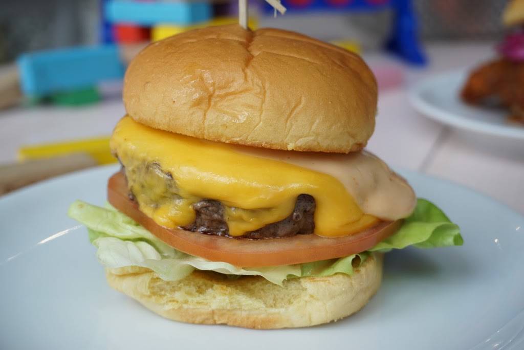 Clinton Hall | restaurant | 6571, 230 E 51st St, New York, NY 10022, USA | 2127588519 OR +1 212-758-8519