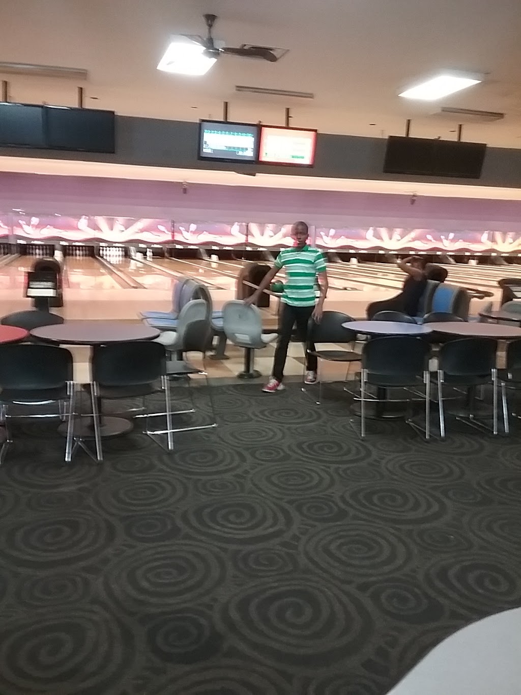 AMF Capital Plaza Lanes | restaurant | 4601 Cooper Ln, Hyattsville, MD 20784, USA | 3017726565 OR +1 301-772-6565