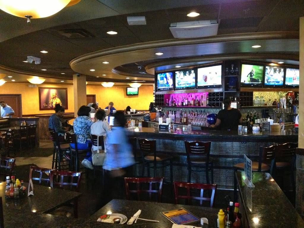 Starters Bar and Grill Midtown | restaurant | 4501 Woodward Ave, Detroit, MI 48201, USA | 3138313100 OR +1 313-831-3100