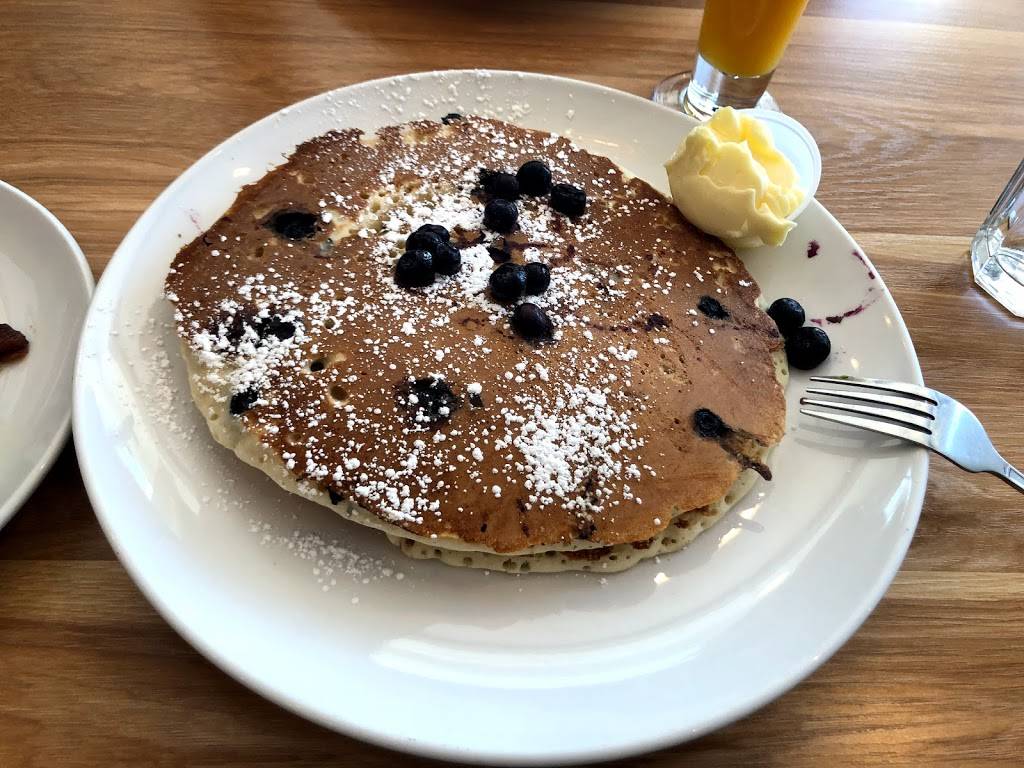 Broken Yolk Cafe | restaurant | 6805 S Las Vegas Blvd Suite 125, Las Vegas, NV 89119, USA | 7026179655 OR +1 702-617-9655