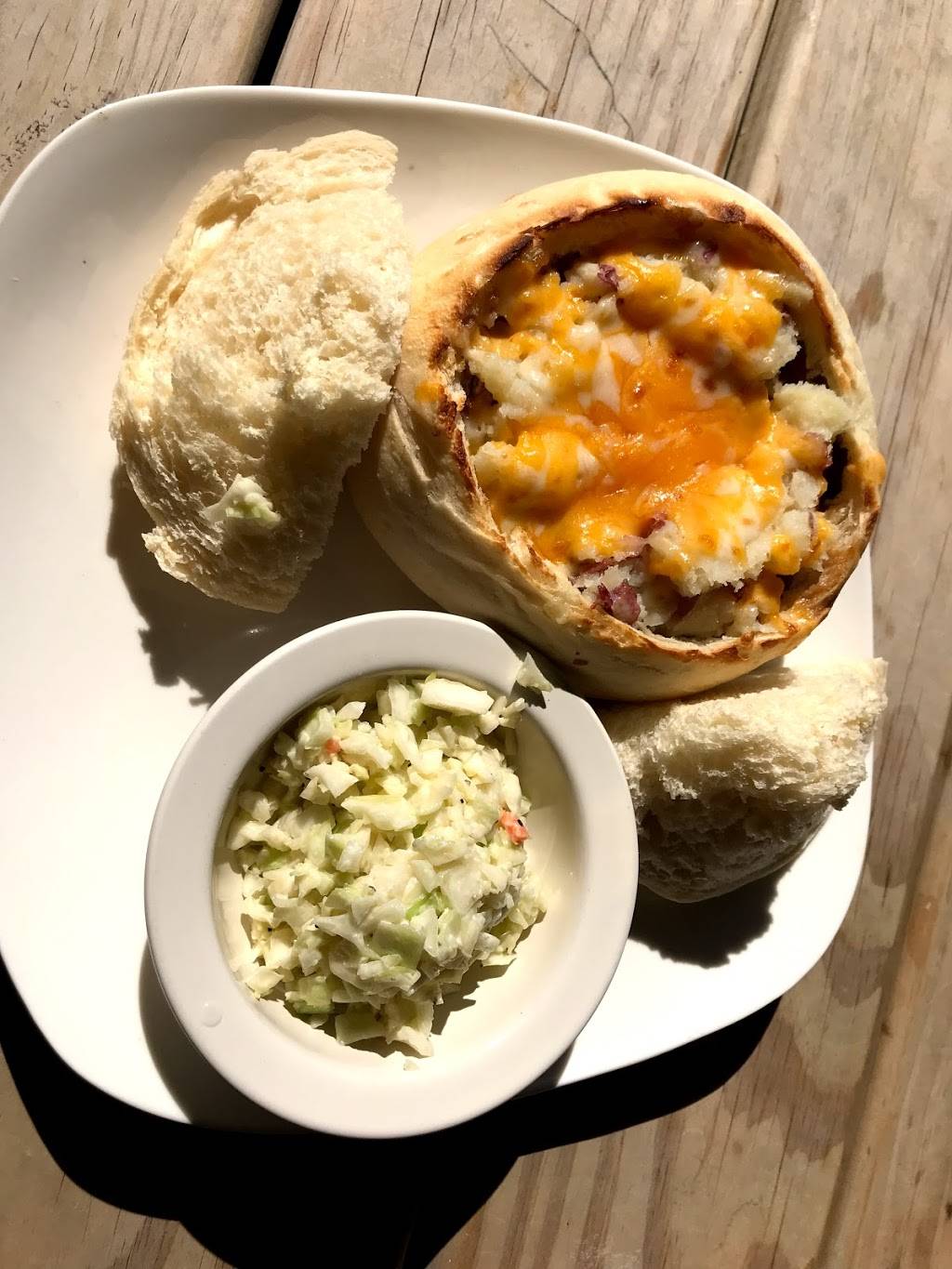 A.J.McMurphys Irish Pub | restaurant | 1914 Turnbury Dr, Greenville, NC 27858, USA | 2523557956 OR +1 252-355-7956