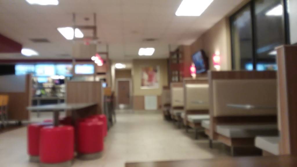 Legends Sports Bar and Grill | restaurant | 600 N Main St, Oshkosh, WI 54901, USA | 9202320440 OR +1 920-232-0440