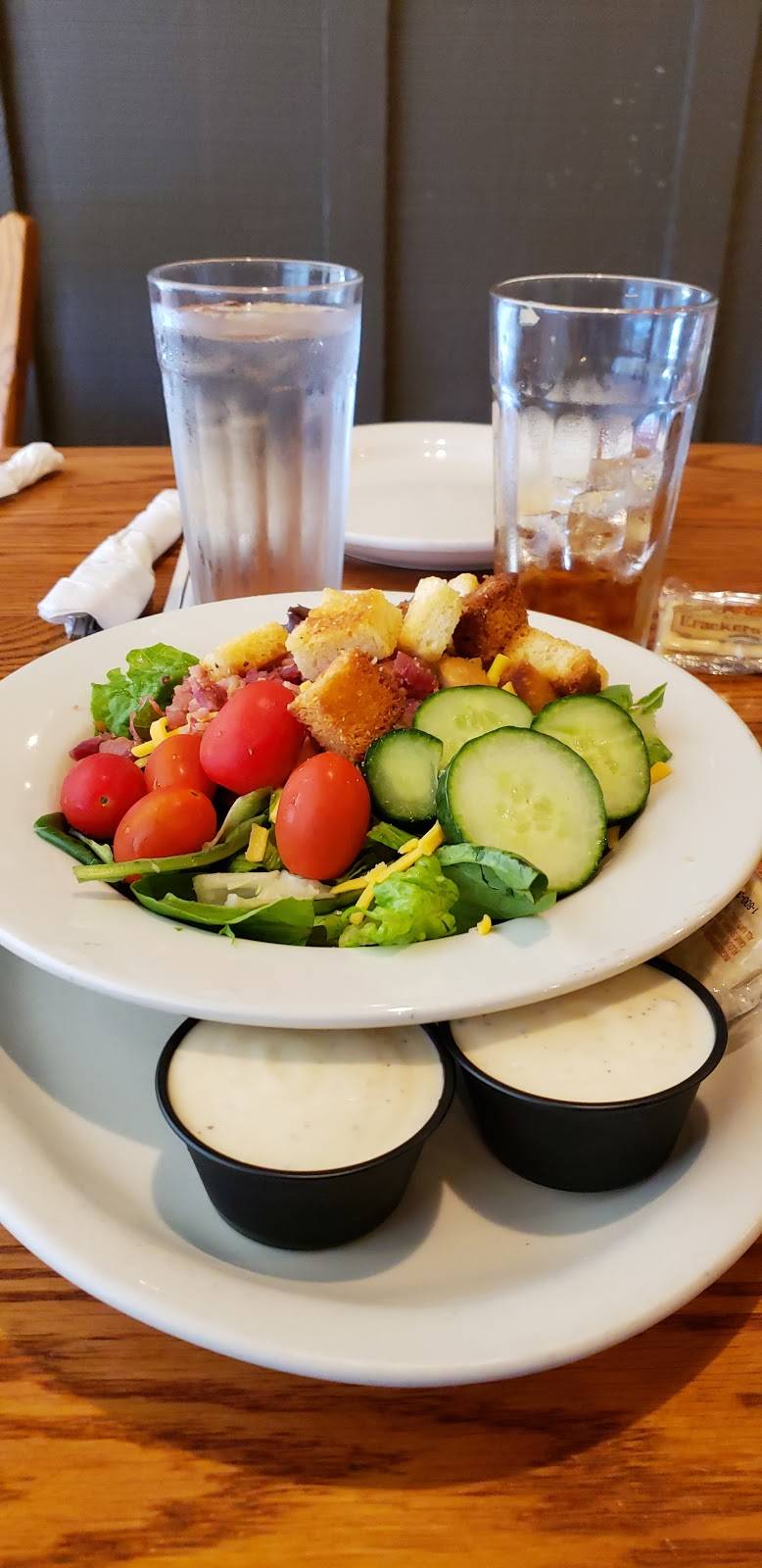 Cracker Barrel Old Country Store | restaurant | 2350 N Interstate Hwy 35 N, Round Rock, TX 78681, USA | 5122180822 OR +1 512-218-0822