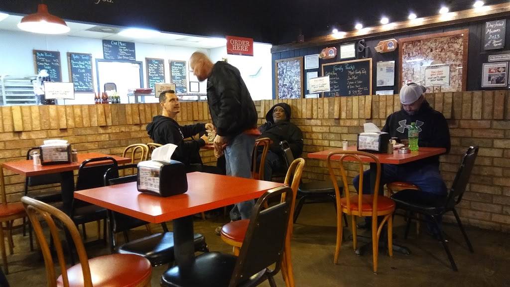 Smokey Johns Bar-B-Que & Home Cooking | restaurant | 1820 W Mockingbird Ln, Dallas, TX 75235, USA | 2143522752 OR +1 214-352-2752