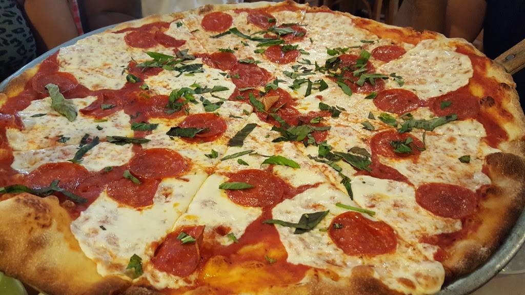 Salvatores | restaurant | 3738 Riverdale Ave, Bronx, NY 10463, USA | 7185487499 OR +1 718-548-7499