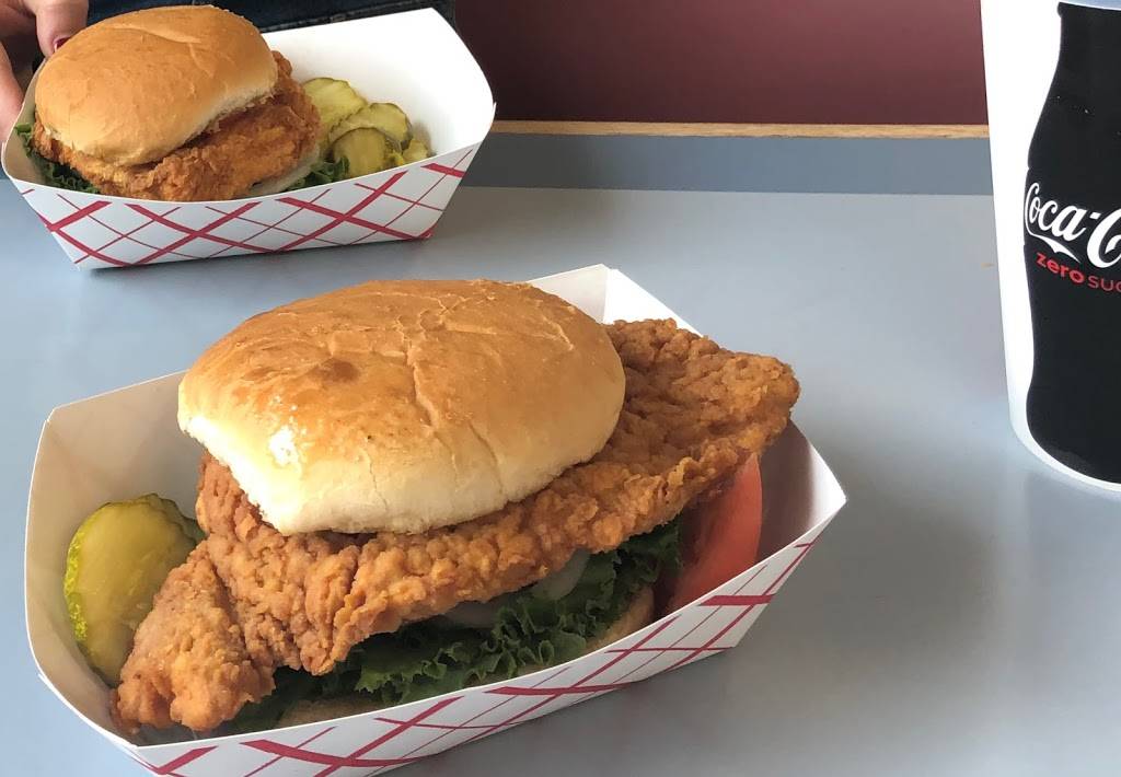 The Bolt Drive-In | restaurant | 624 S Des Moines St, Odebolt, IA 51458, USA | 7126682286 OR +1 712-668-2286