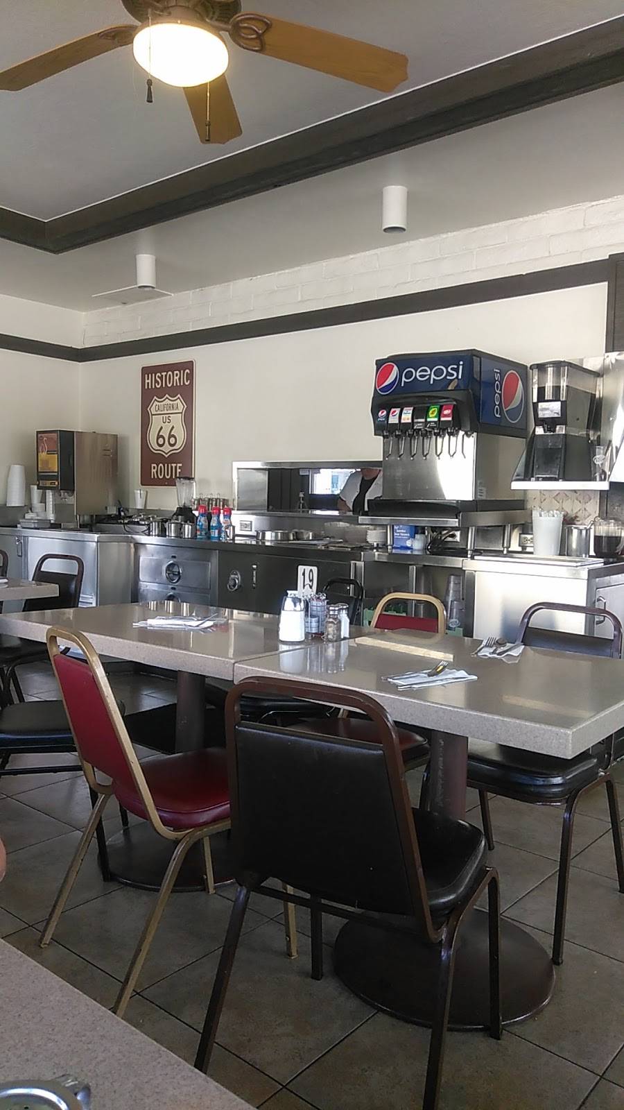 Yum Yum Restaurant | restaurant | 1303, 541 N D St, San Bernardino, CA 92401, USA | 9098850150 OR +1 909-885-0150