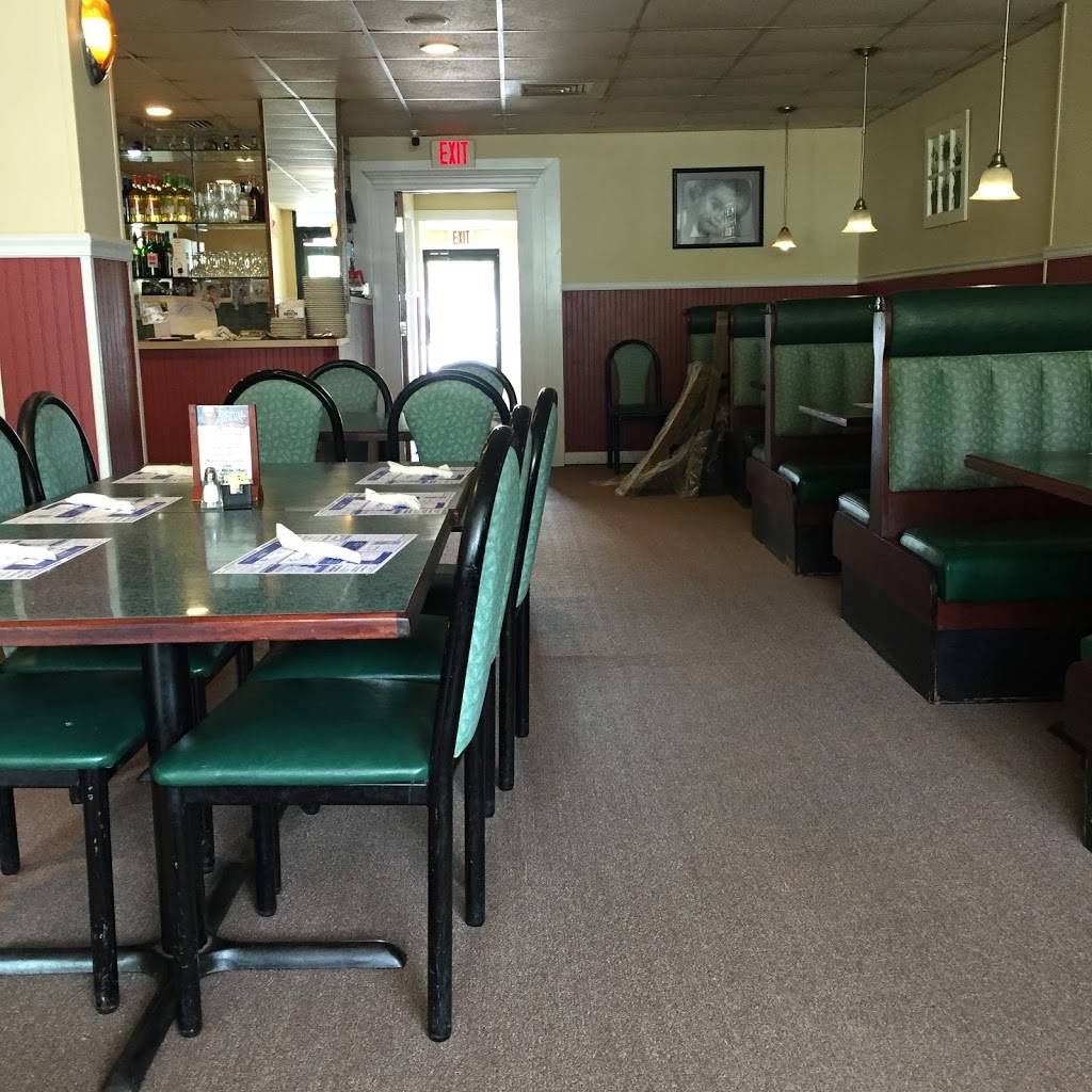 Dimitris Pizza | restaurant | 599 Main St, Watertown, CT 06795, USA | 8602747709 OR +1 860-274-7709