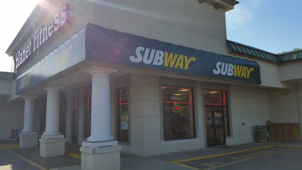 Subway | restaurant | 445 Putnam Pike, Greenville, RI 02828, USA | 4012316600 OR +1 401-231-6600