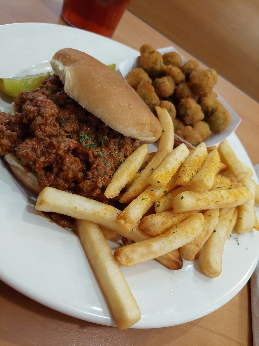 Mr. Q Sloppy Joe LLC | restaurant | 5441 US-51 N, Horn Lake, MS 38637, USA | 6625108393 OR +1 662-510-8393