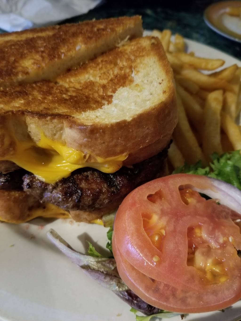 Ol Wisco Bar & Grill | restaurant | 328 E Walworth Ave, Delavan, WI 53115, USA | 2627283995 OR +1 262-728-3995