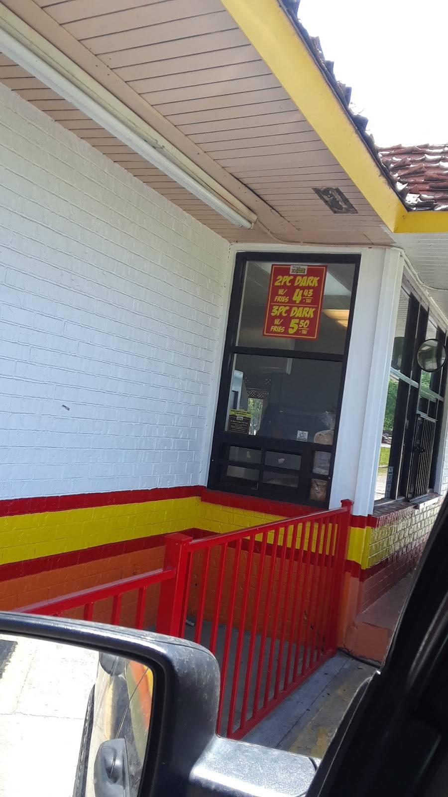 Williams Chicken | restaurant | 2909 E Illinois Ave, Dallas, TX 75216, USA | 2143725157 OR +1 214-372-5157