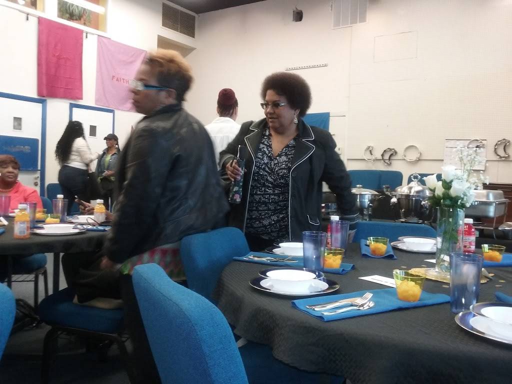 Wendys | restaurant | 5615-21 York Rd, Baltimore, MD 21212, USA | 4105329578 OR +1 410-532-9578