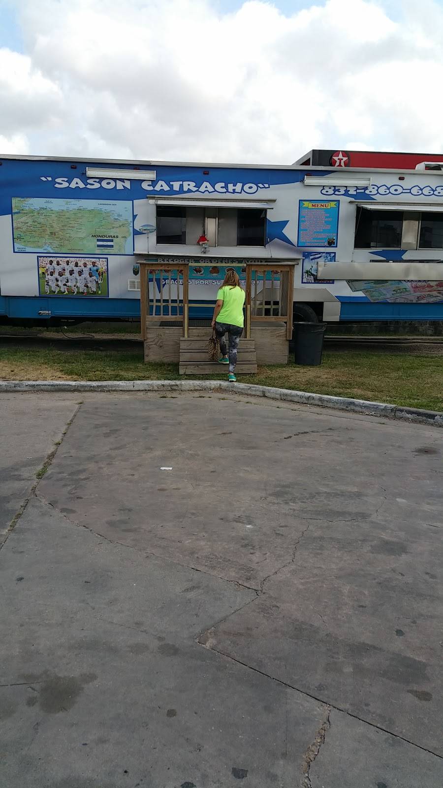 Sason catracho | restaurant | 3230 Campbell Rd, Houston, TX 77080, USA | 8328606688 OR +1 832-860-6688