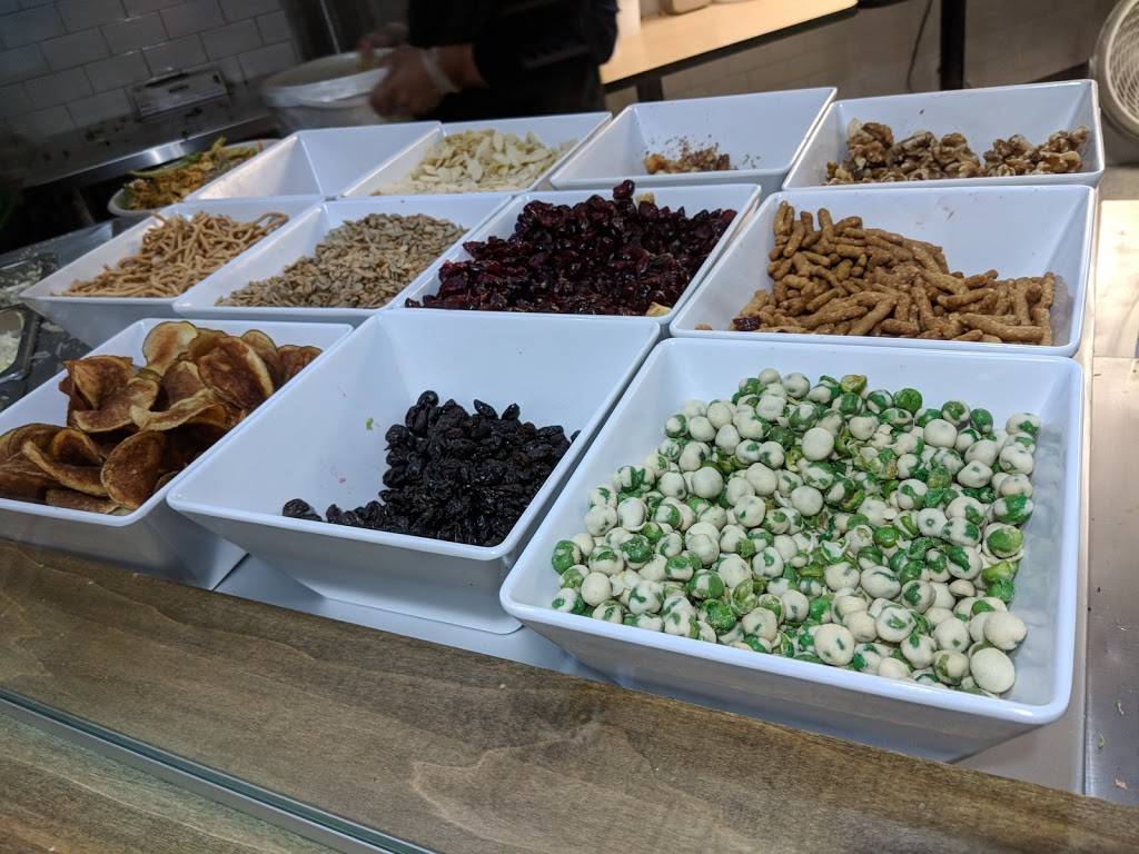 Mixed Greens | restaurant | 175 N Franklin St, Chicago, IL 60606, USA | 3124220701 OR +1 312-422-0701