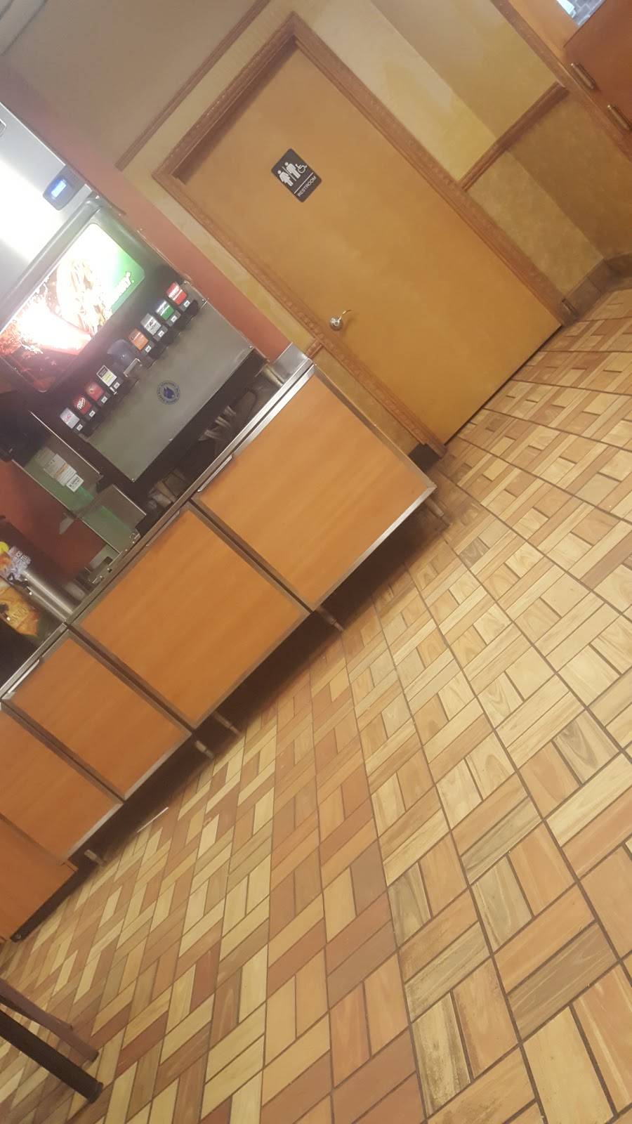 Subway | meal takeaway | 23701 NE, WA-3, Belfair, WA 98528, USA | 3602757827 OR +1 360-275-7827