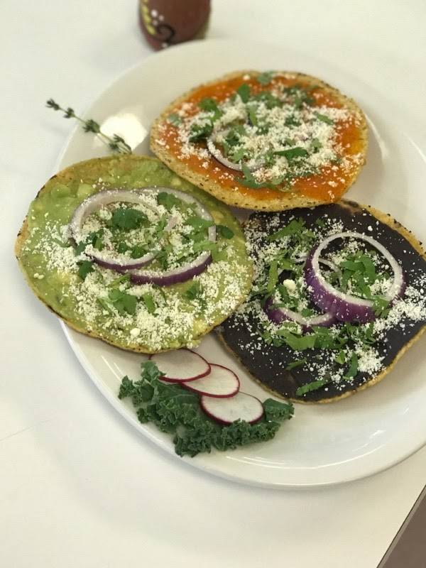 Pupuseria & Restaurant "El Cuscatleco" | restaurant | 3125 W Lawrence Ave, Chicago, IL 60625, USA | 7735390977 OR +1 773-539-0977