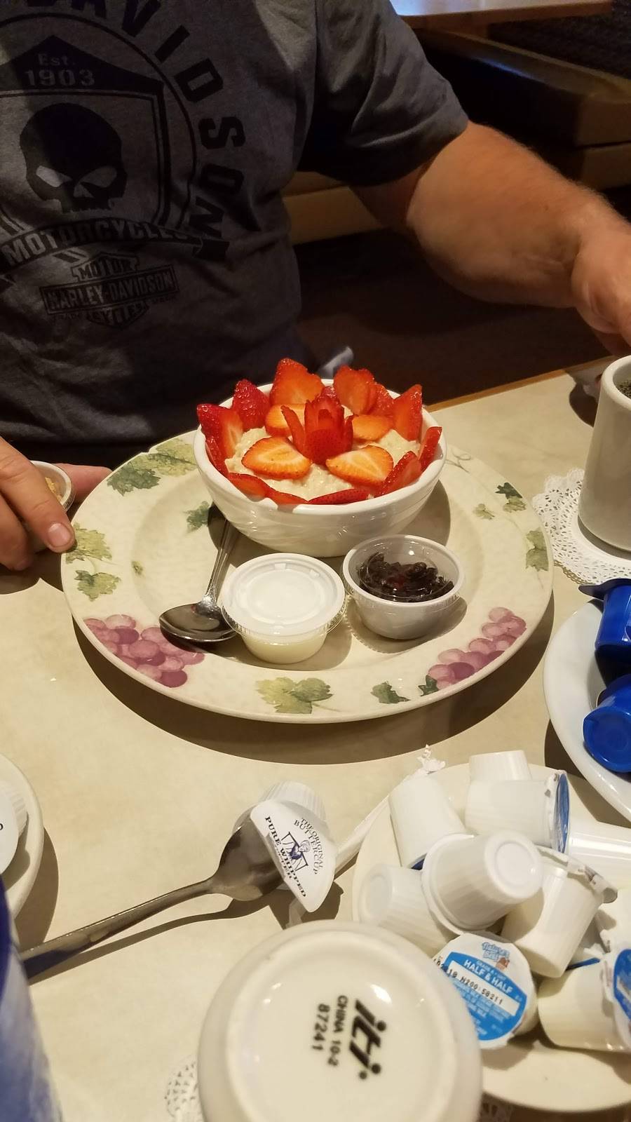 Mothers Pancake House & Restaurant | restaurant | 2290 W Galena Blvd, Aurora, IL 60506, USA | 6302642526 OR +1 630-264-2526