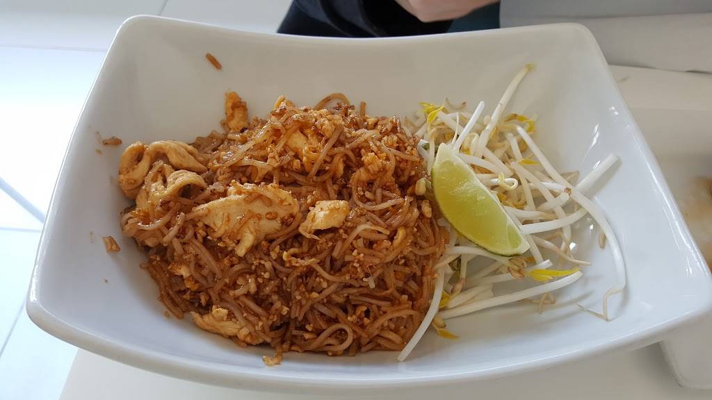 Yes Thai | restaurant | 5211 N Damen Ave, Chicago, IL 60625, USA | 7738783487 OR +1 773-878-3487