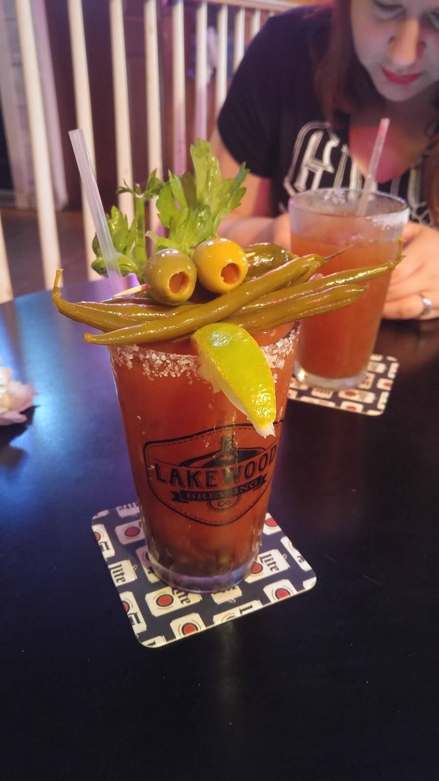 The Oyster Bar | restaurant | 203 S Seguin Ave, New Braunfels, TX 78130, USA | 8306277766 OR +1 830-627-7766