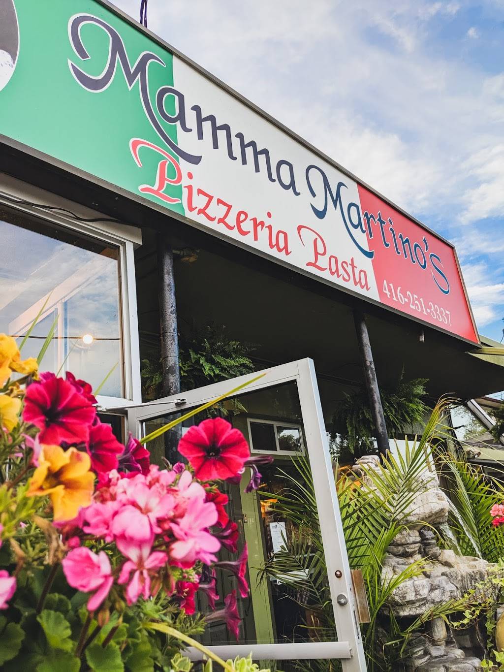 Mamma Martino’s Restaurant | restaurant | 624 The Queensway, Etobicoke, ON M8Y 1K3, Canada | 4162513337 OR +1 416-251-3337