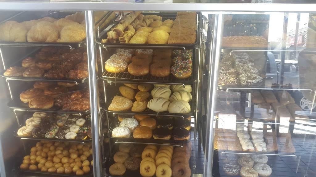 Yum Yum Donuts | cafe | 700 Vine St, Los Angeles, CA 90038, USA | 3234676773 OR +1 323-467-6773