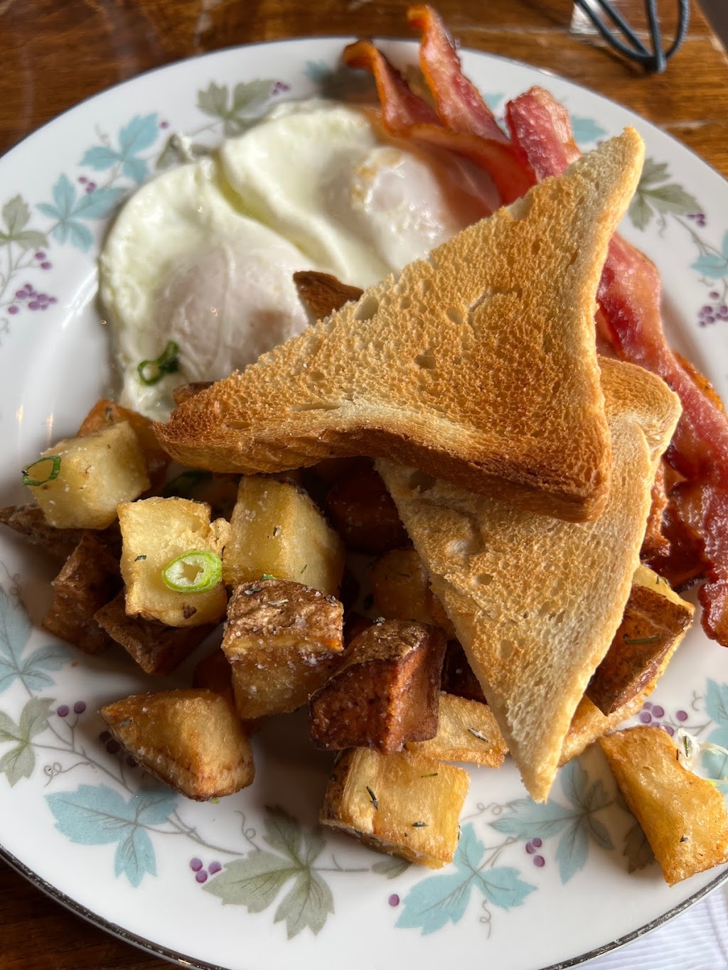 Crazy Aunt Helens | restaurant | 713 8th St SE, Washington, DC 20003, USA | 2027508140 OR +1 202-750-8140