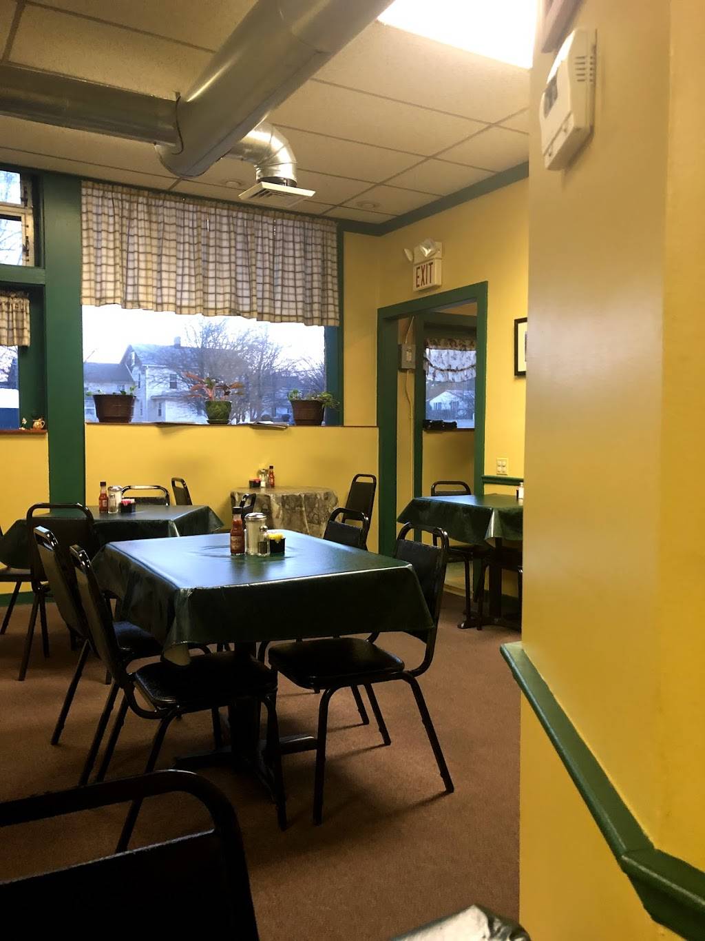 Mahaney Breakfast & Lunch | meal takeaway | 1775 Poquonock Ave, Windsor, CT 06095, USA | 8606831136 OR +1 860-683-1136