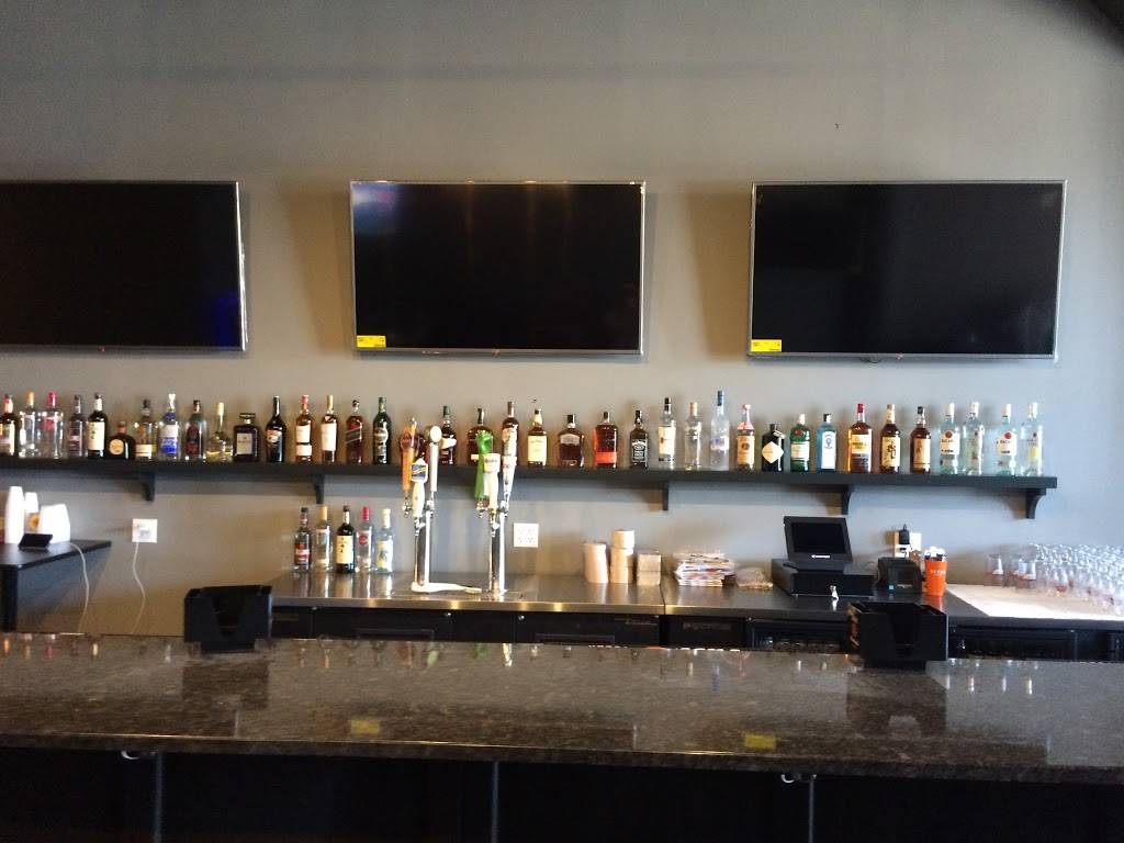 Magoos Bar | restaurant | 6550 S Menard Ave, Bedford Park, IL 60638, USA | 7087012949 OR +1 708-701-2949