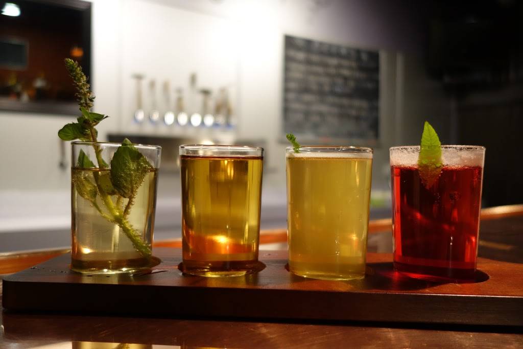 Kennett Brewing Company | restaurant | 109 S Broad St #2, Kennett Square, PA 19348, USA | 6104440440 OR +1 610-444-0440