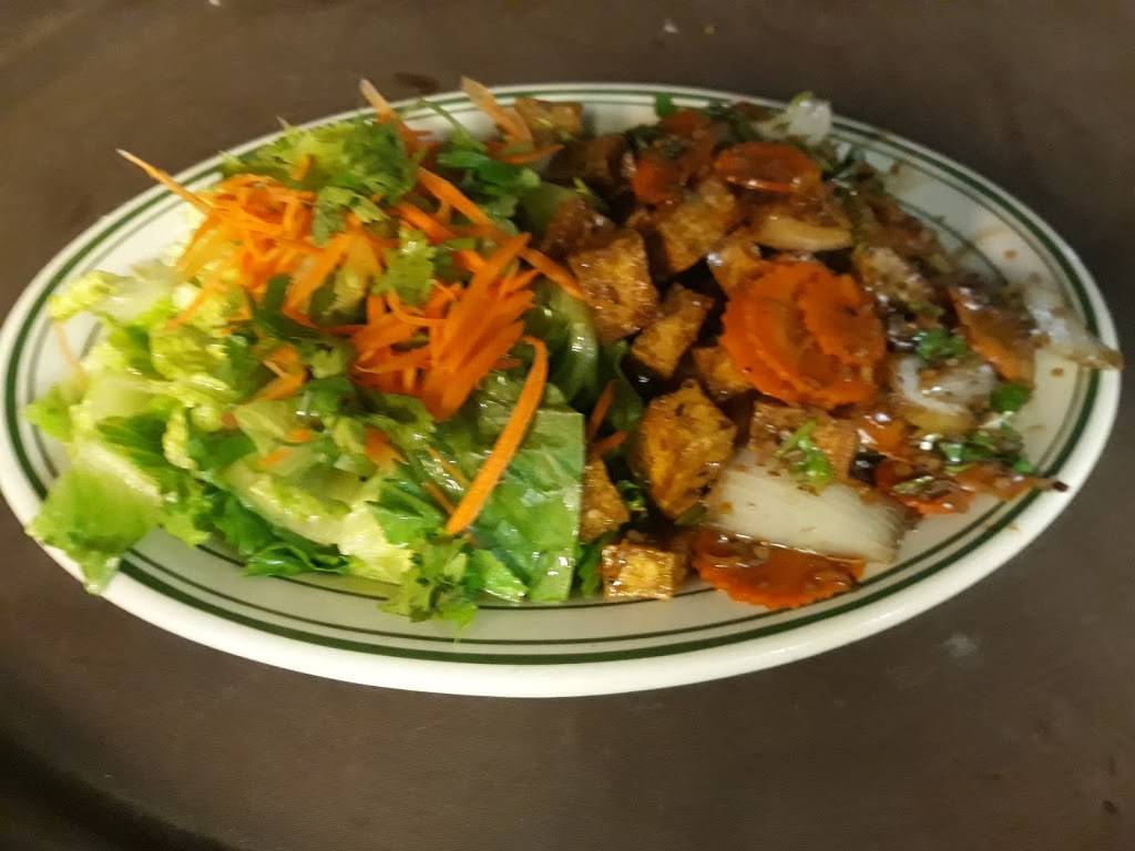 Valeries Asian Cuisine | restaurant | 106 Wildwood Rd, Willernie, MN 55090, USA | 6514263668 OR +1 651-426-3668