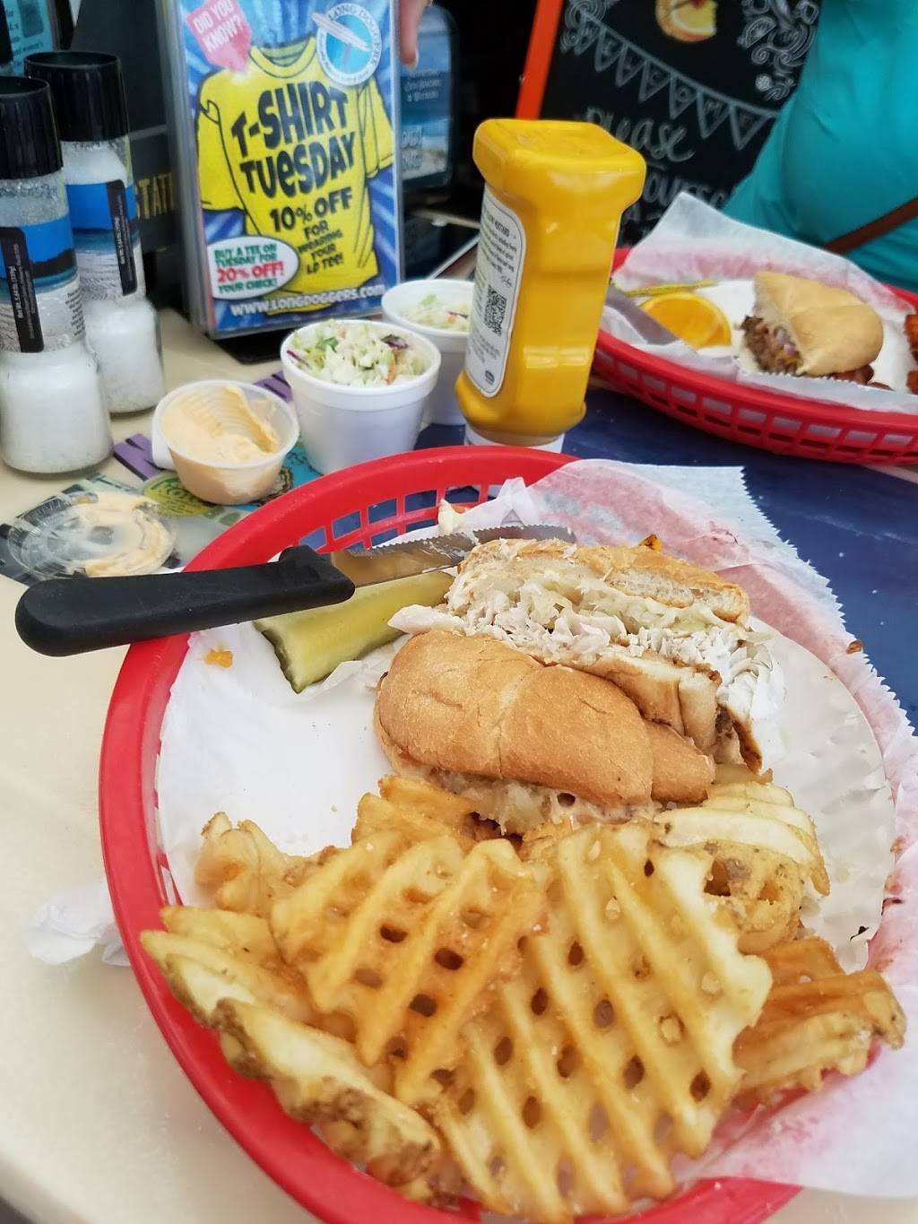 Long Doggers | restaurant | 4260 Minton Rd, Melbourne, FL 32904, USA | 3219518884 OR +1 321-951-8884