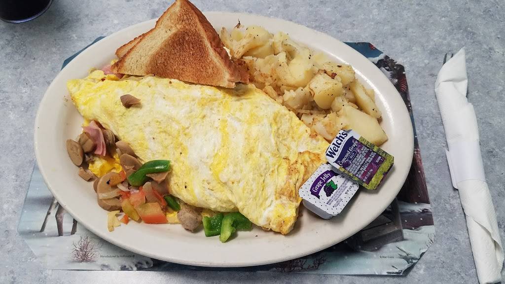 Mom & Pops Family Restaurant | restaurant | 103 S Main St, Hurlock, MD 21643, USA | 4109430222 OR +1 410-943-0222