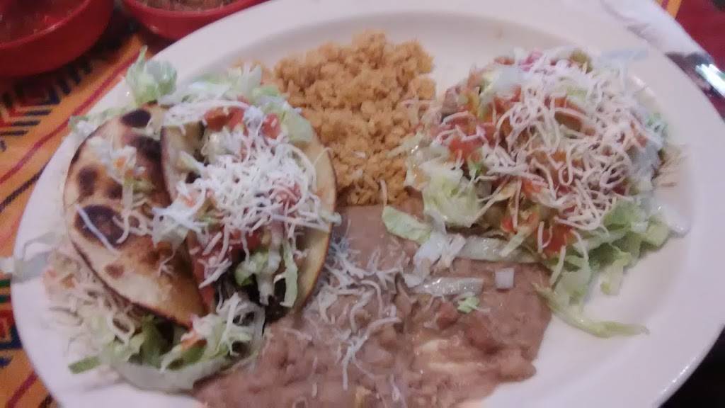 Julias Mexican | restaurant | 2160 H St, Fresno, CA 93721, USA | 5592333437 OR +1 559-233-3437
