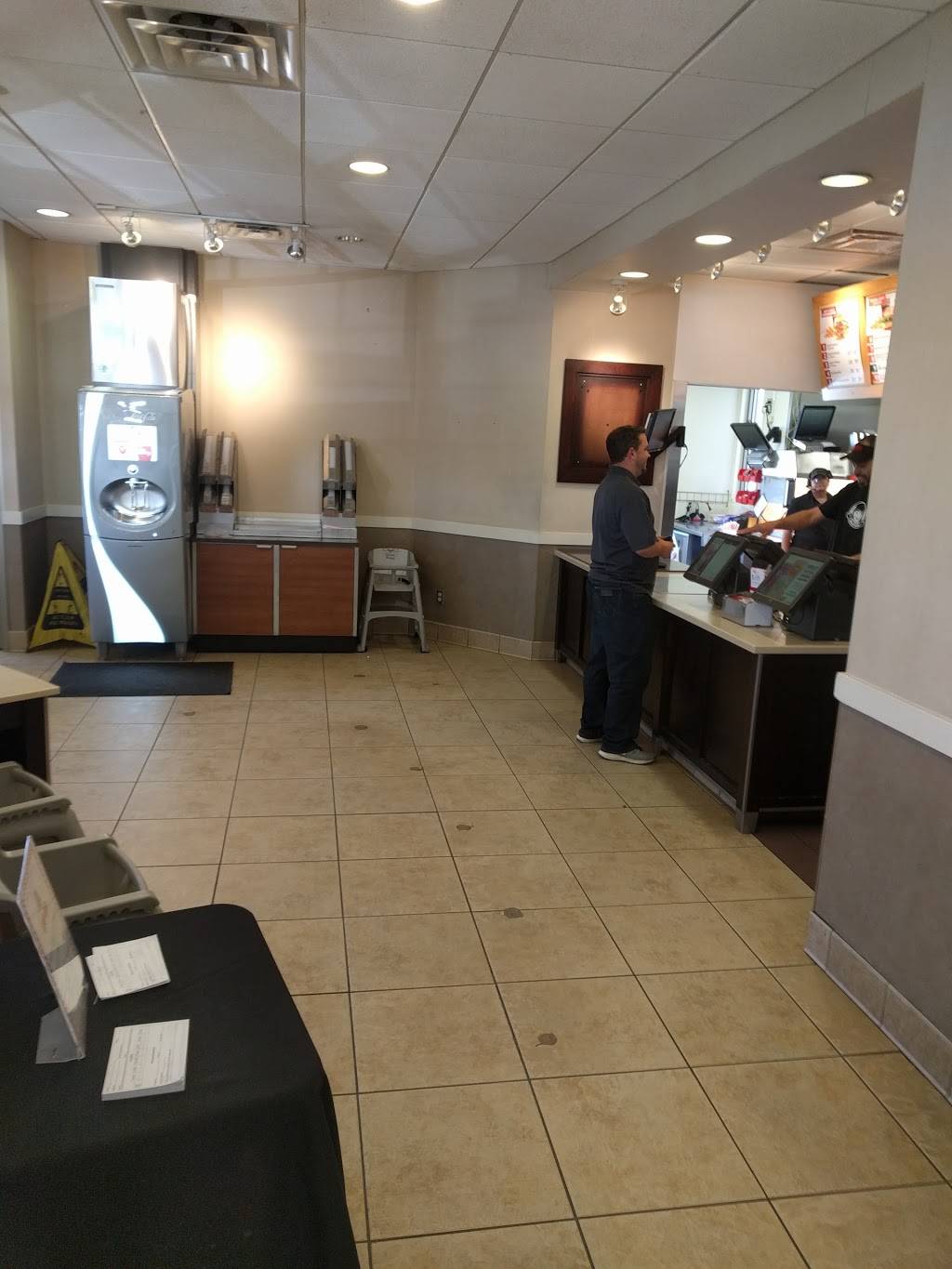 Wendys | restaurant | 115 Calef Hwy, Epping, NH 03042, USA | 6036792326 OR +1 603-679-2326