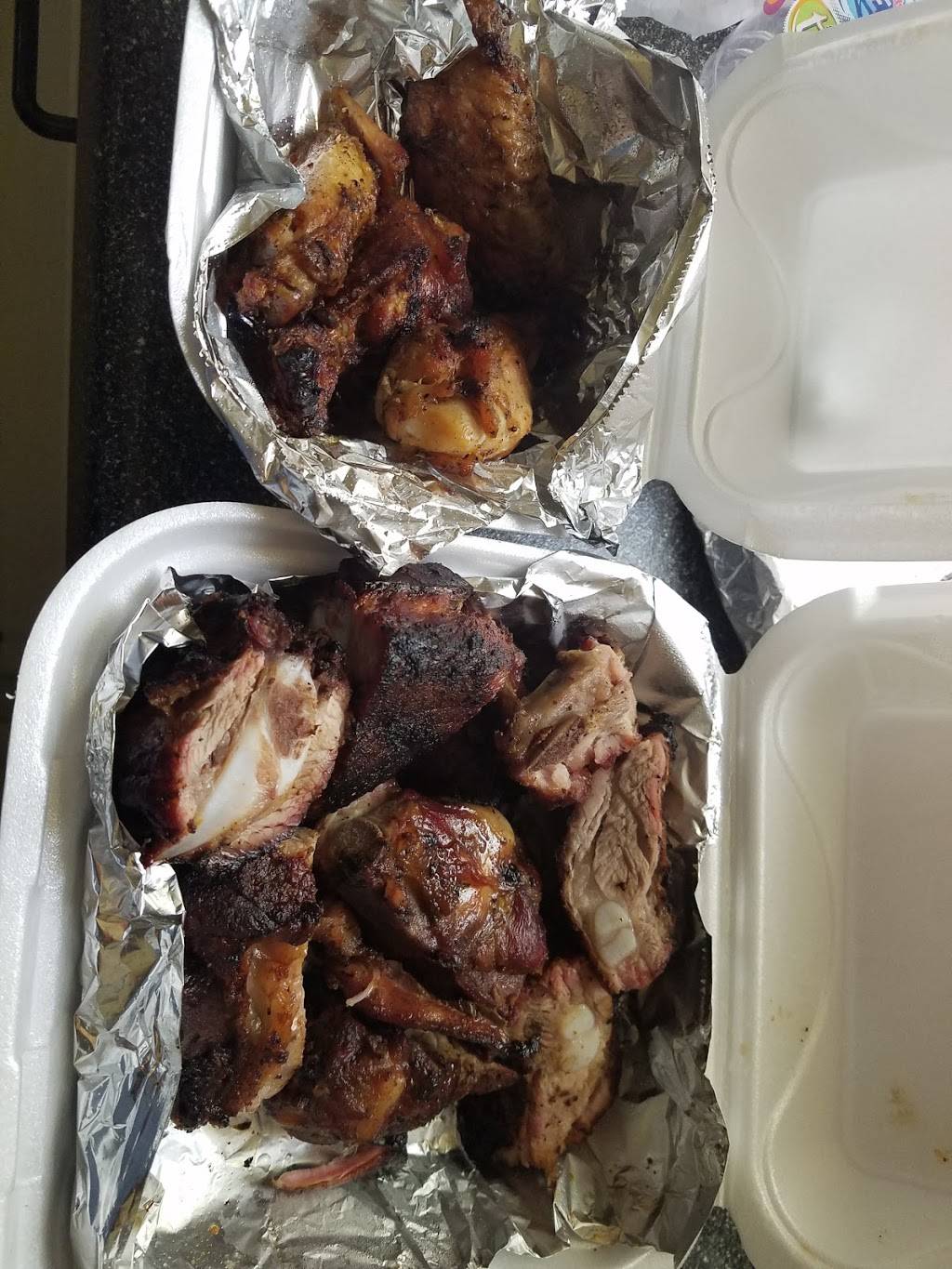 Louisville Smokers BBQ | restaurant | 1500 W Oak St, Louisville, KY 40210, USA | 5027429975 OR +1 502-742-9975