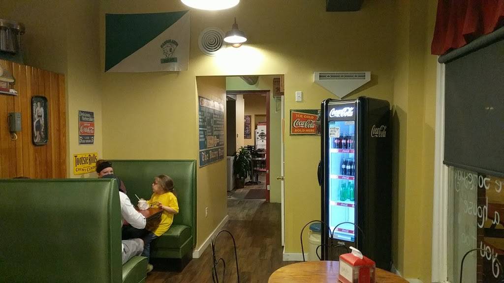 Dairy Bar of Carrollton, Inc. | restaurant | 334 5th St, Carrollton, IL 62016, USA | 2179423841 OR +1 217-942-3841