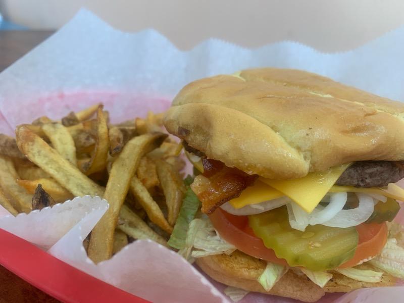 Chicago Burgers & Wings | restaurant | 6116 Winton Rd, Fairfield, OH 45014, USA | 5137144370 OR +1 513-714-4370