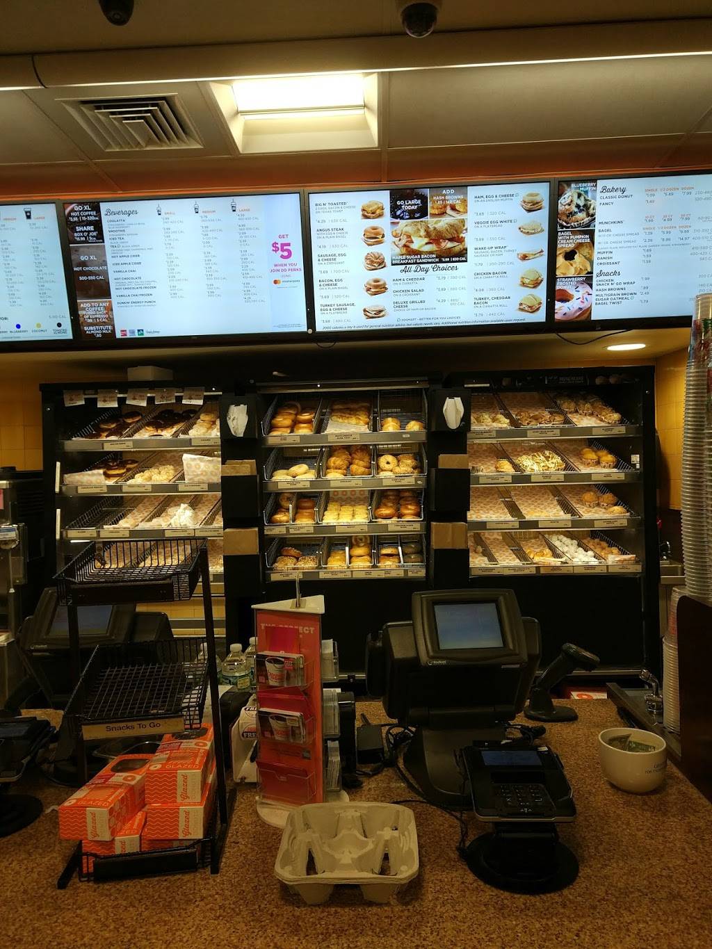 Dunkin | bakery | 510 Southampton St, Boston, MA 02127, USA | 6172699894 OR +1 617-269-9894