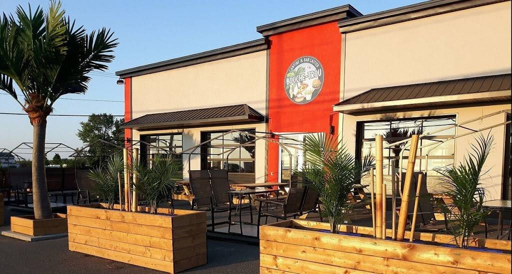 Cantine & Bar Laitier Le Bouche-Trou | restaurant | 11 Route 137 SUD, Sainte-Cécile-de-Milton, QC J0E 2C0, Canada | 4509569595 OR +1 450-956-9595