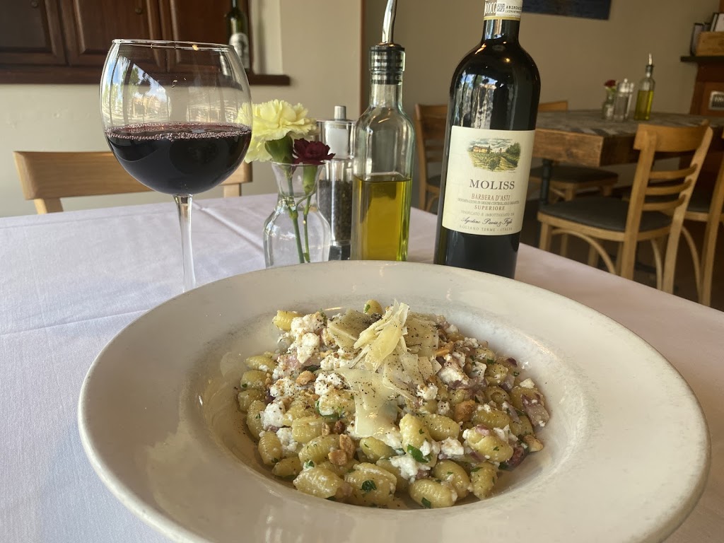 Taurasi Restaurant | restaurant | 14 N Cass Ave, Westmont, IL 60559, USA | 6306639467 OR +1 630-663-9467