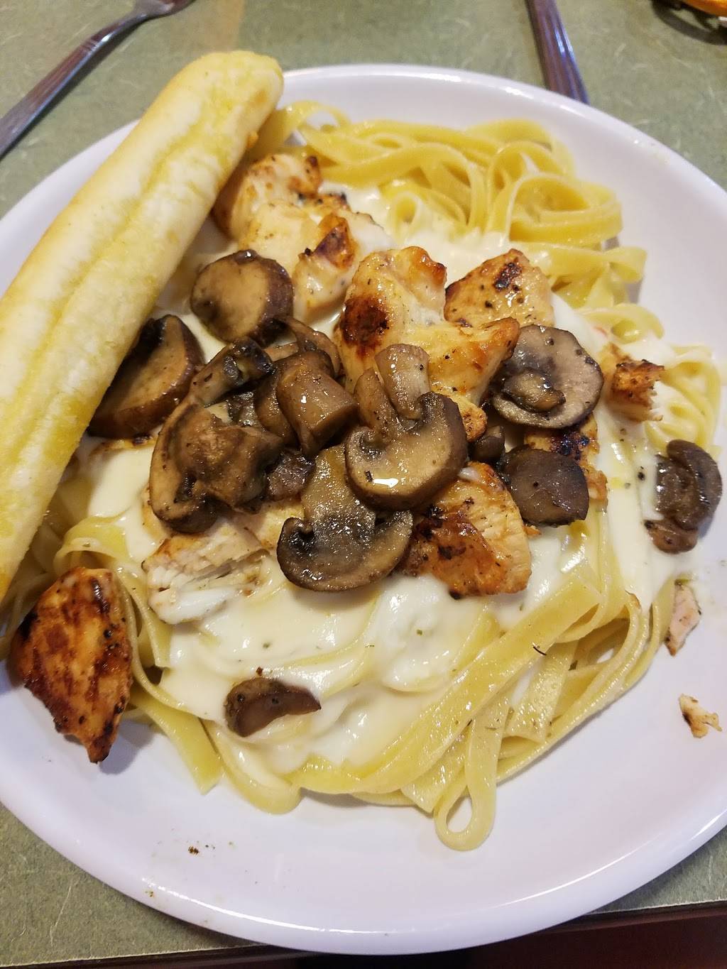 Fazolis | restaurant | 4711 E National Rd E, Richmond, IN 47374, USA | 7659356219 OR +1 765-935-6219